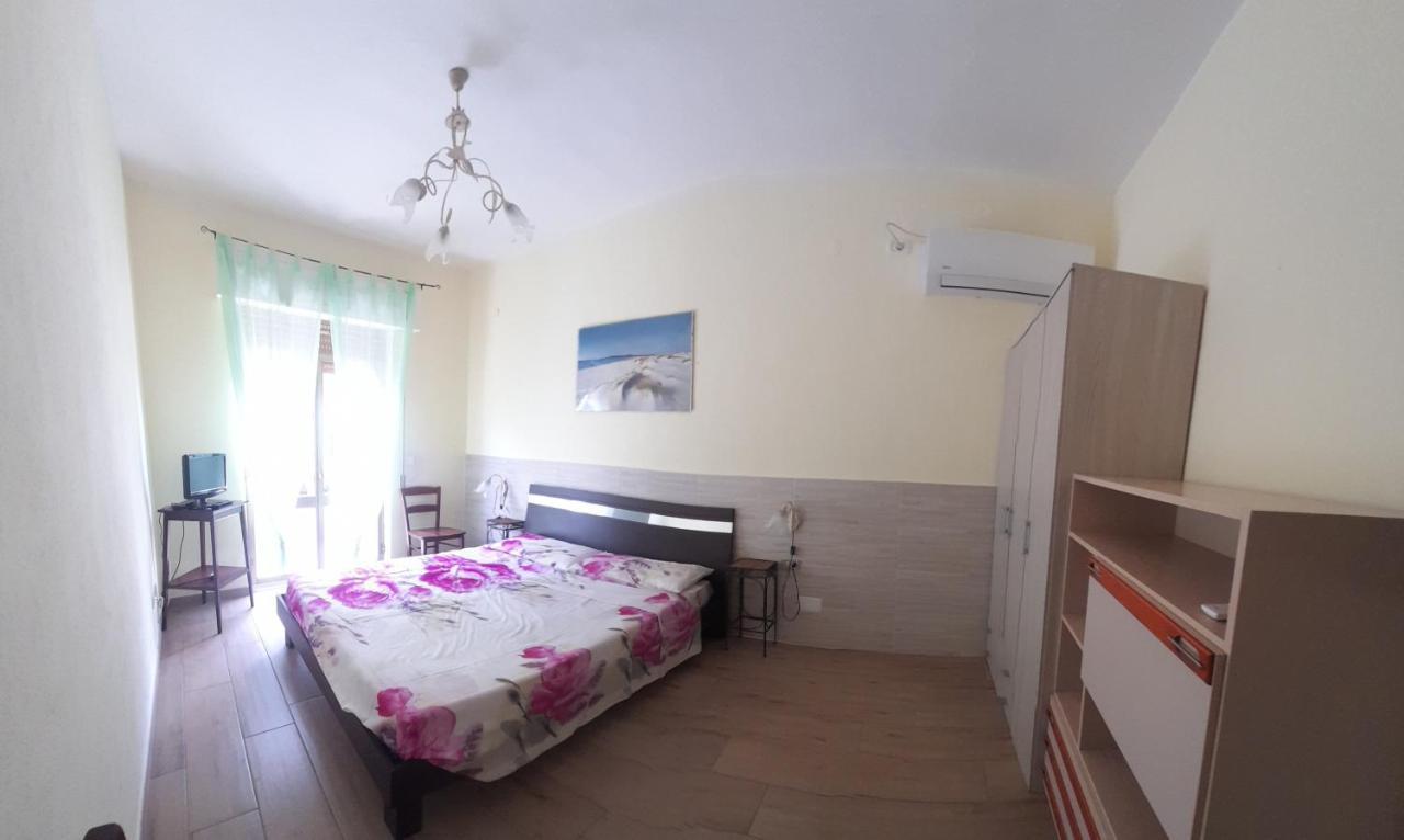 Casa Vacanze"Il Bouganville" Carbonia Kültér fotó