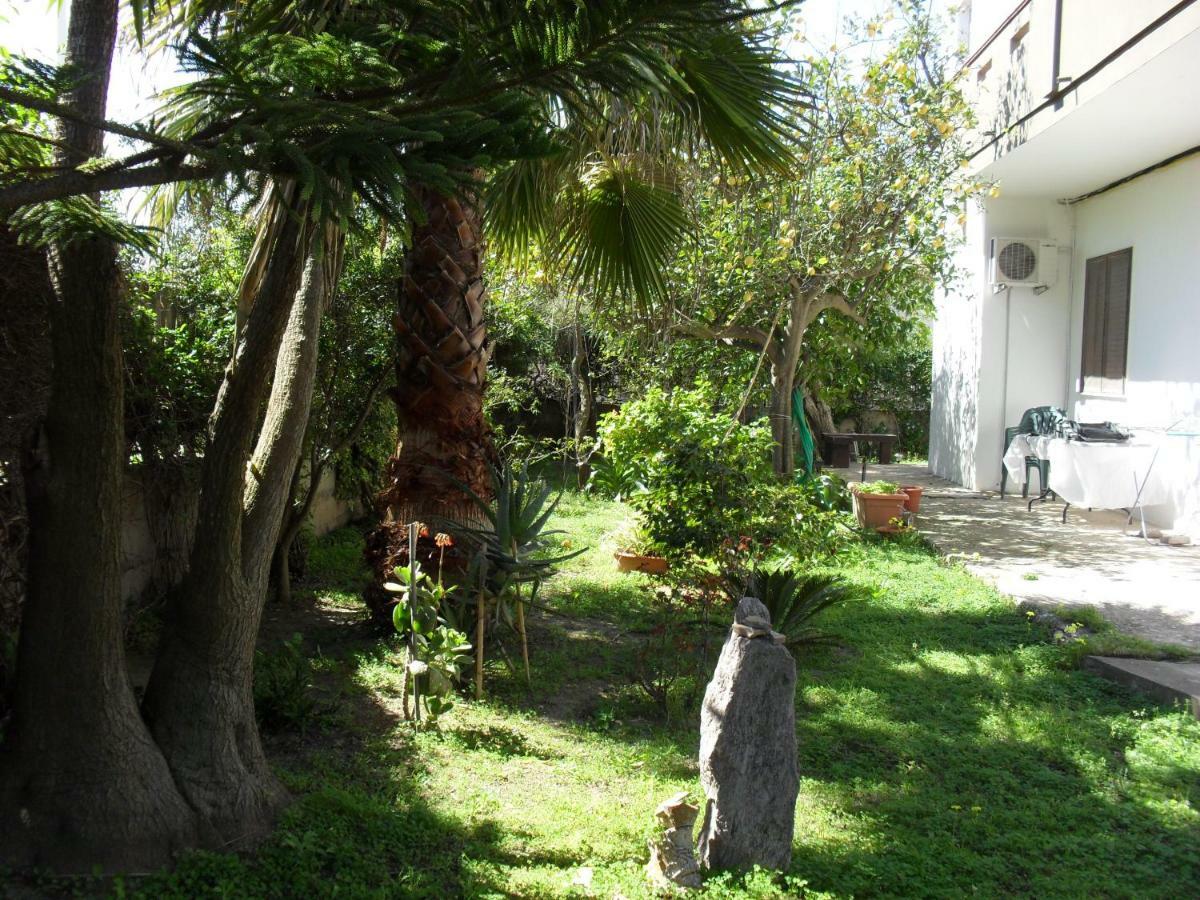 Casa Vacanze"Il Bouganville" Carbonia Kültér fotó