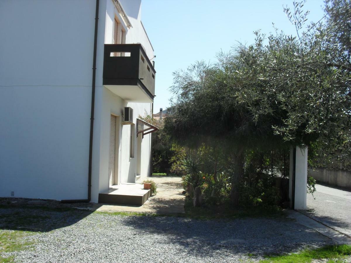 Casa Vacanze"Il Bouganville" Carbonia Kültér fotó