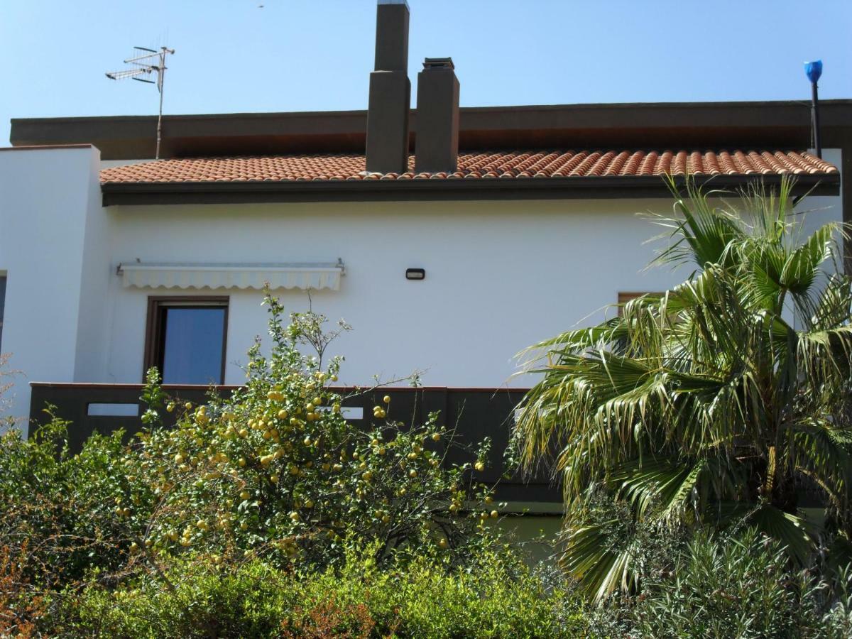 Casa Vacanze"Il Bouganville" Carbonia Kültér fotó